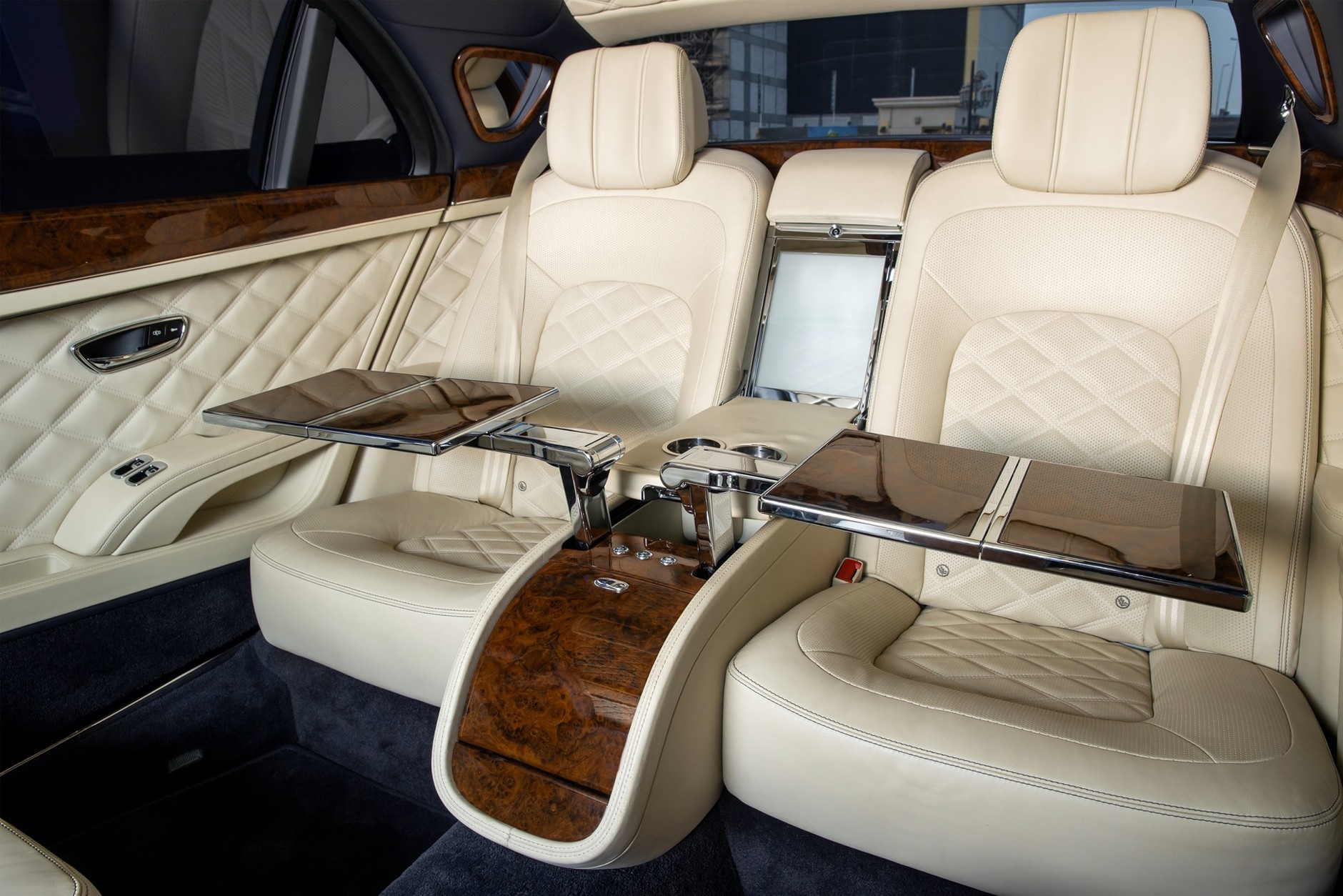 Bentley Mulsanne Grand Limousine by Mulliner z 2015 r.