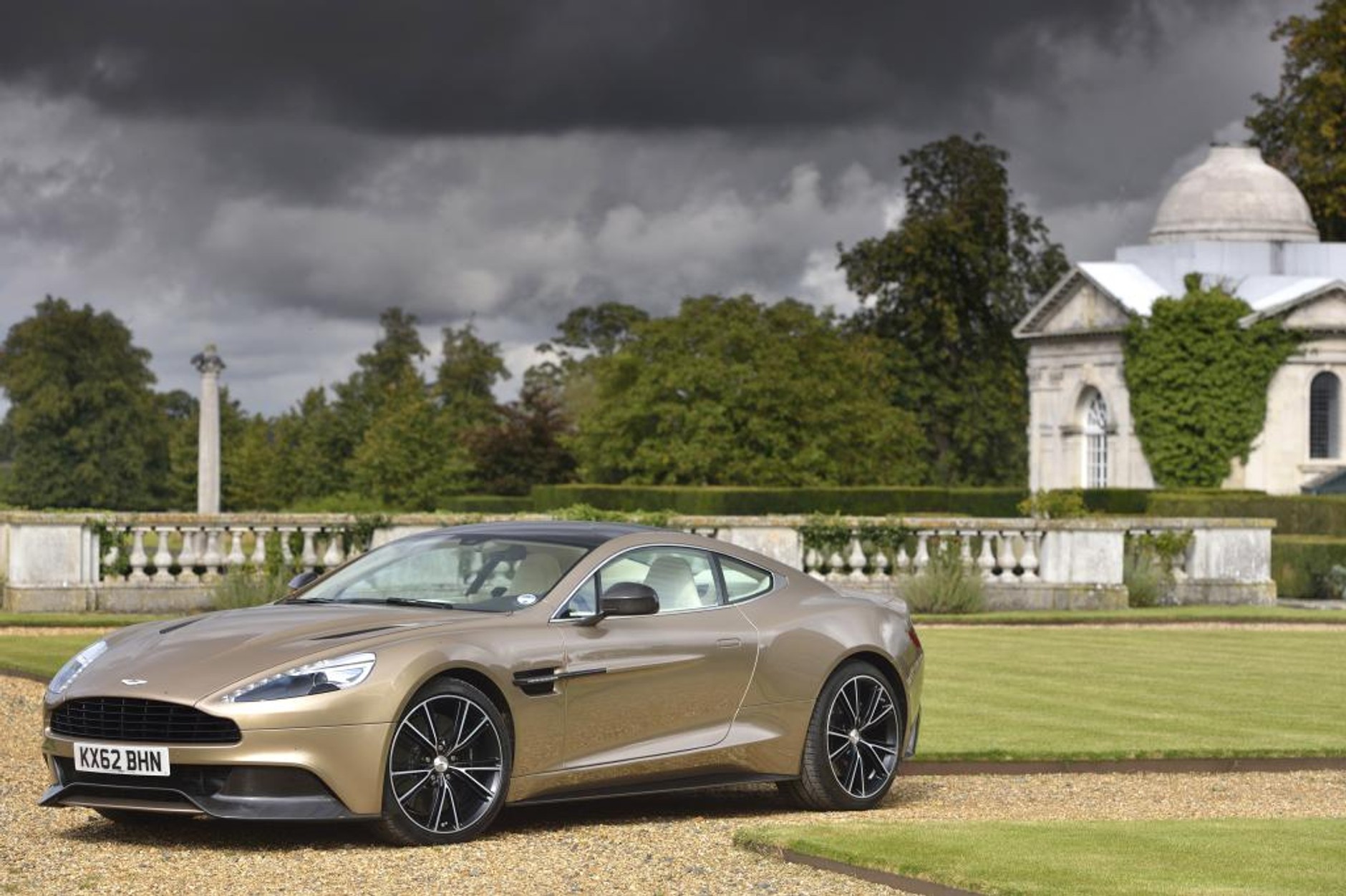 Jak jeździ Aston Martin Vanquish?