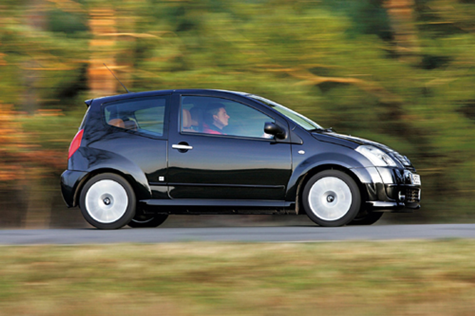 Mini Cooper, Citroen C2, VW Polo, Peugeot 207, Suzuki Swift - Czy nowe Mini przeskoczy wszystkich?