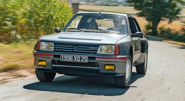 Peugeot 205 Turbo 16 - to nie jest zwykły mały samochód