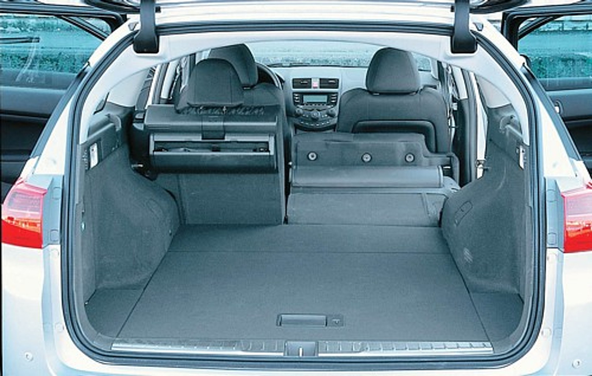 W światłach rampy...