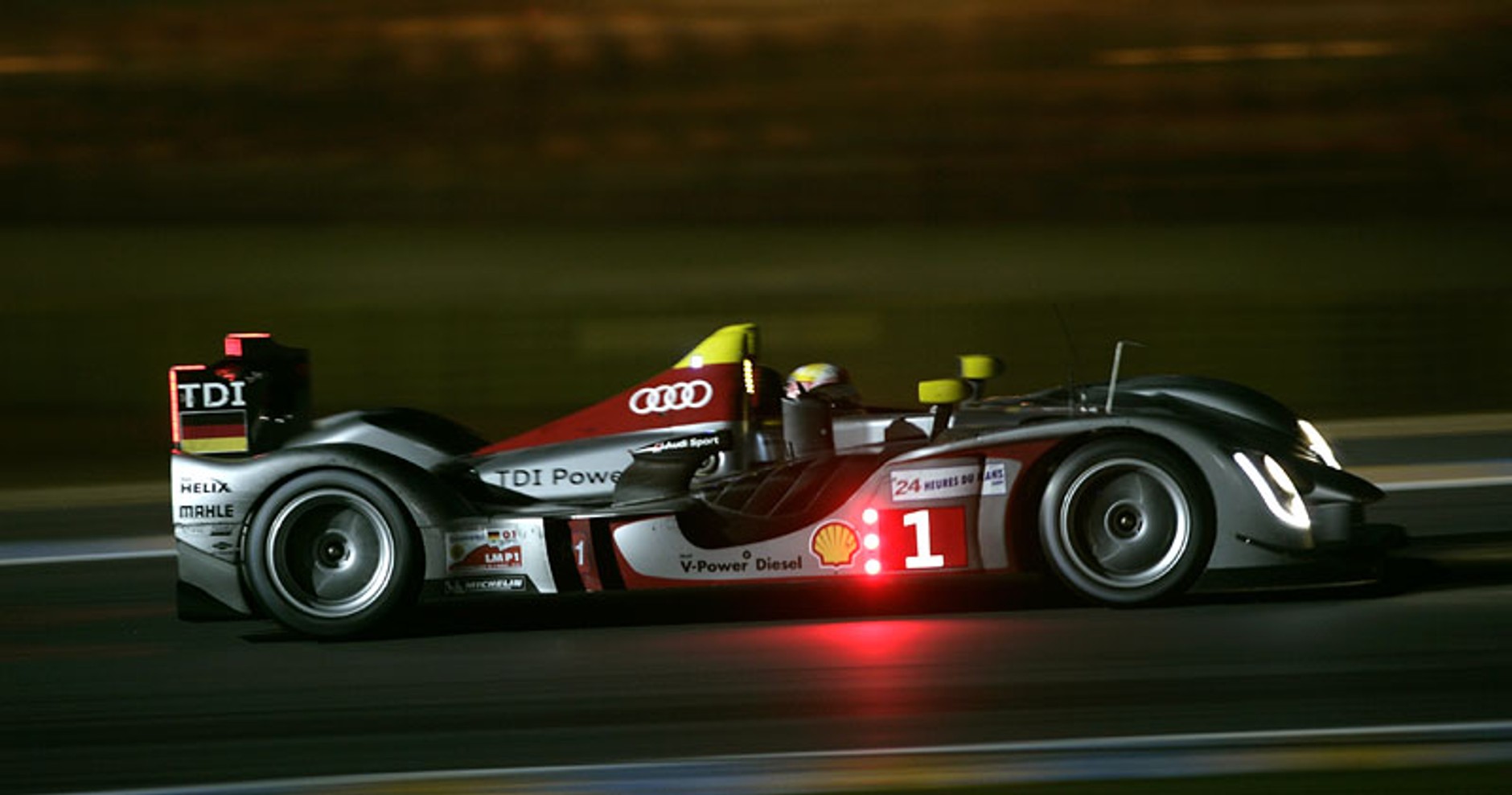 24 Heures du Mans: zdecydowana dominacja zespołu Peugeot Total