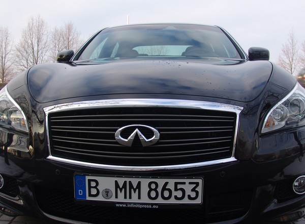 Infiniti M – luksus dla biznesmena