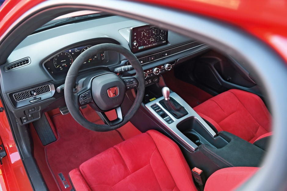 Honda Civic Type R kontra Volkswagen Golf R Performance