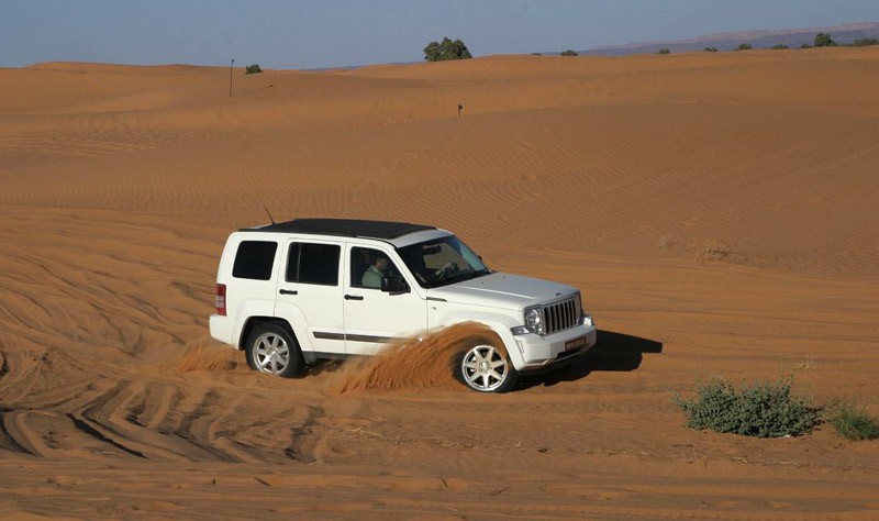 Jeep Cherokee na trasie Dakaru – pierwsze wrażenia z jazdy