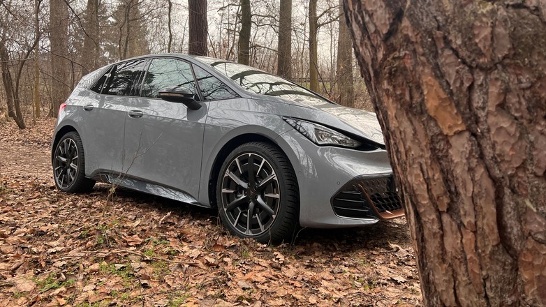 Cupra Born (wersja z akumulatorem 77 kWh i silnikiem 231 KM)