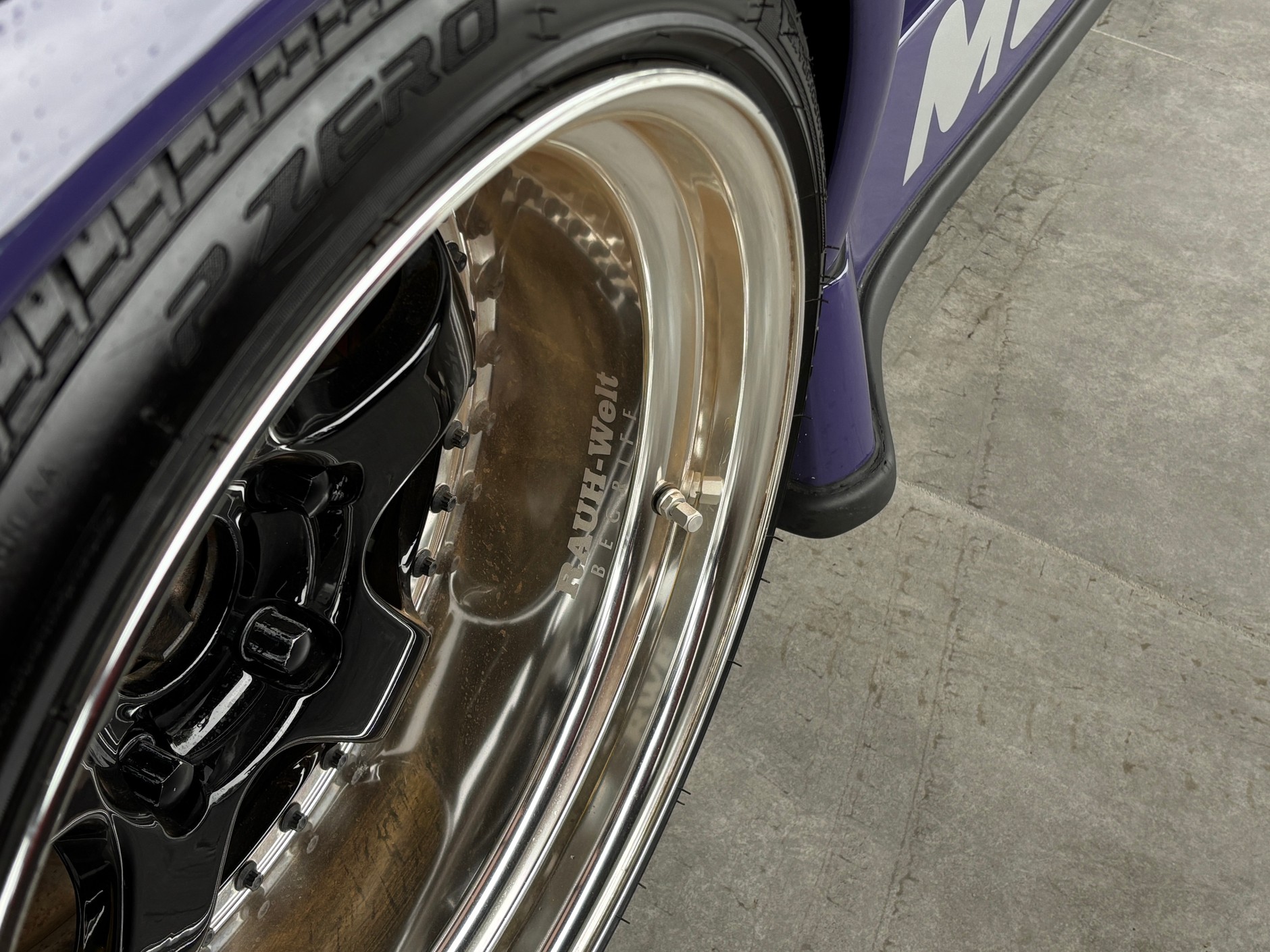 Otwarcie nowej siedziby 911 Garage i budowa kolejnego RWB