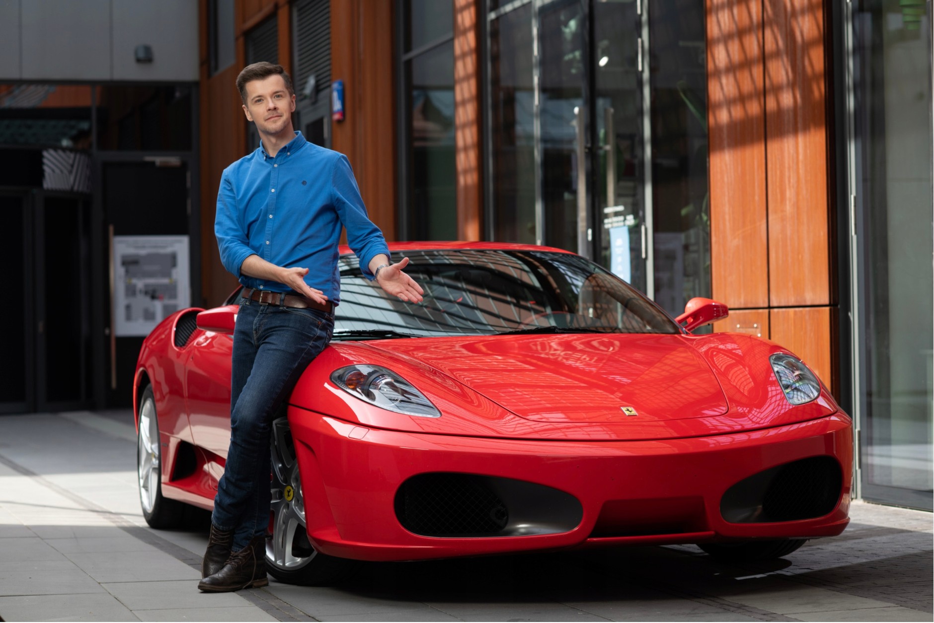 Ferrari Radka Kotarskiego przekazane WOŚP