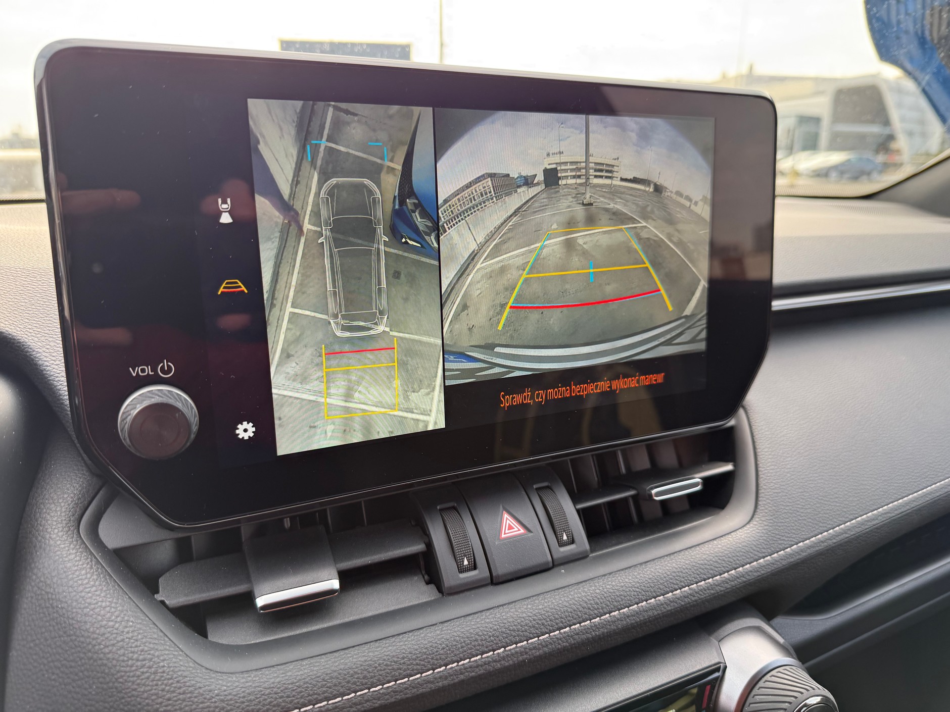 Toyota RAV4 Plug in Hybrid FR Sport ma system kamer 360 stopni