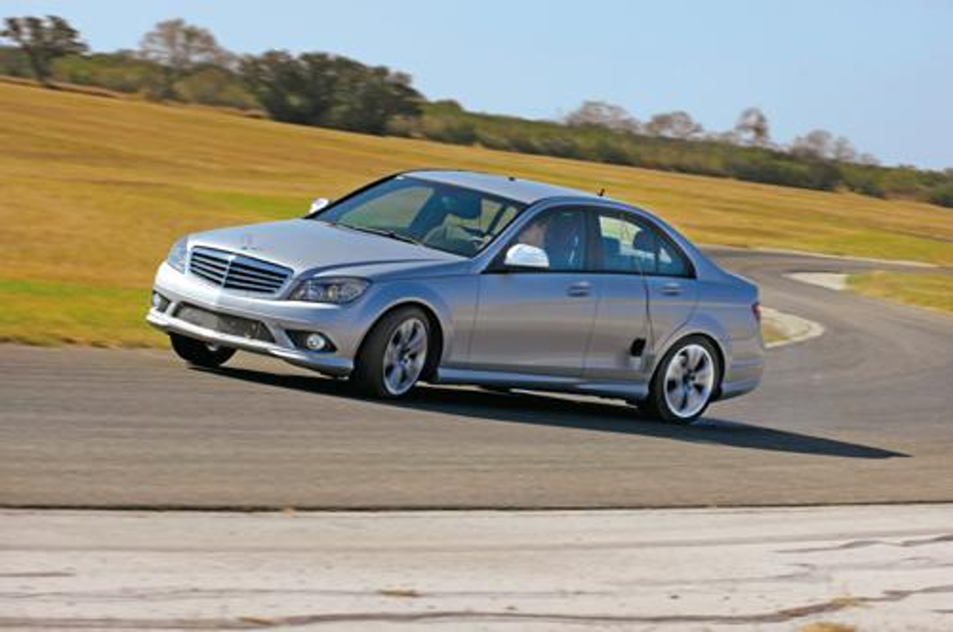 Test opon letnich w rozmiarze 225/45 R 17