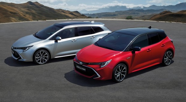 Toyota Corolla na salonie samochodowym w Paryżu
