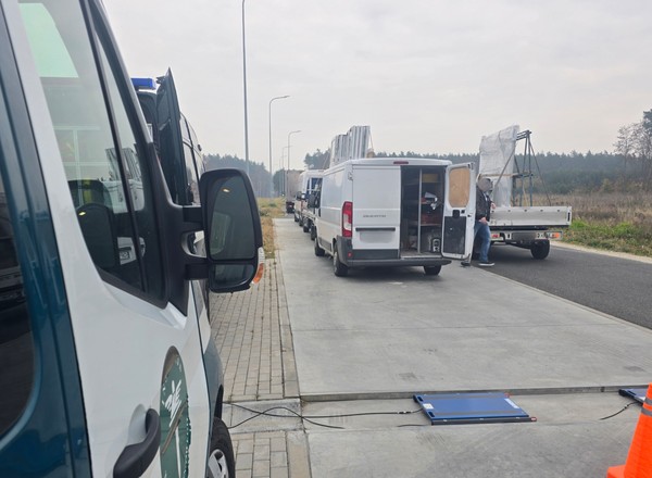 Umyślnie wykorzystują możliwości dostawczaków. ITD tylko czeka na takich kierowców