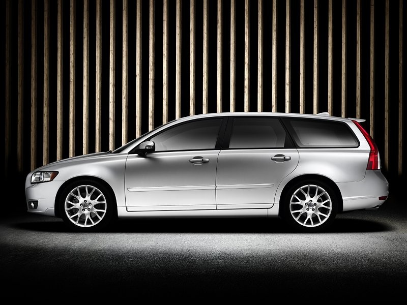 Odmłodzone Volvo S40 i V50 na starcie (WIDEO)