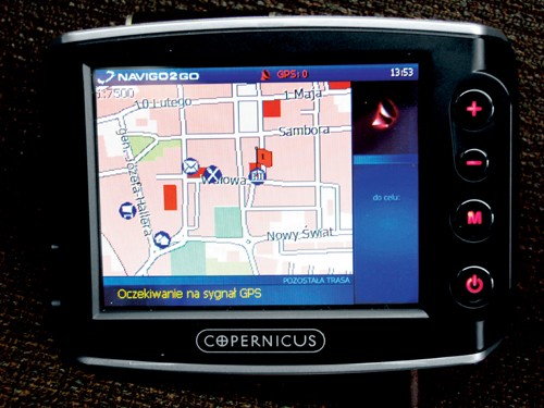 GPS pod lupą