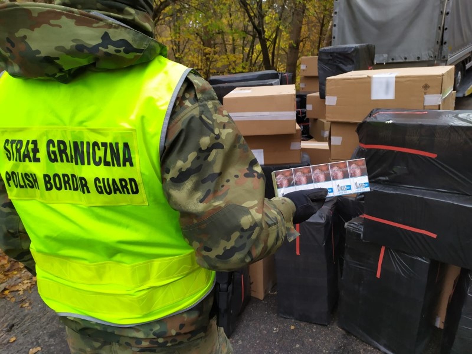 Przemytnik przewoził papierosy za 2 mln 500 tys. zł