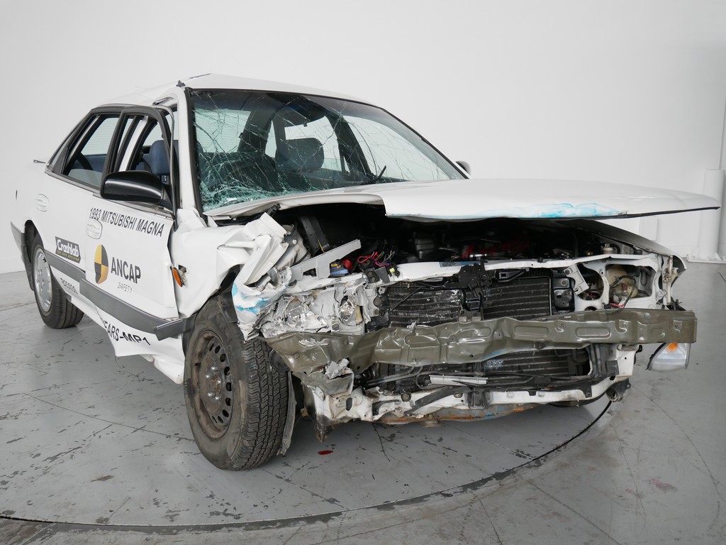 Test zderzeniowy Mitsubishi Magna z 1993 r. w 2023 r.