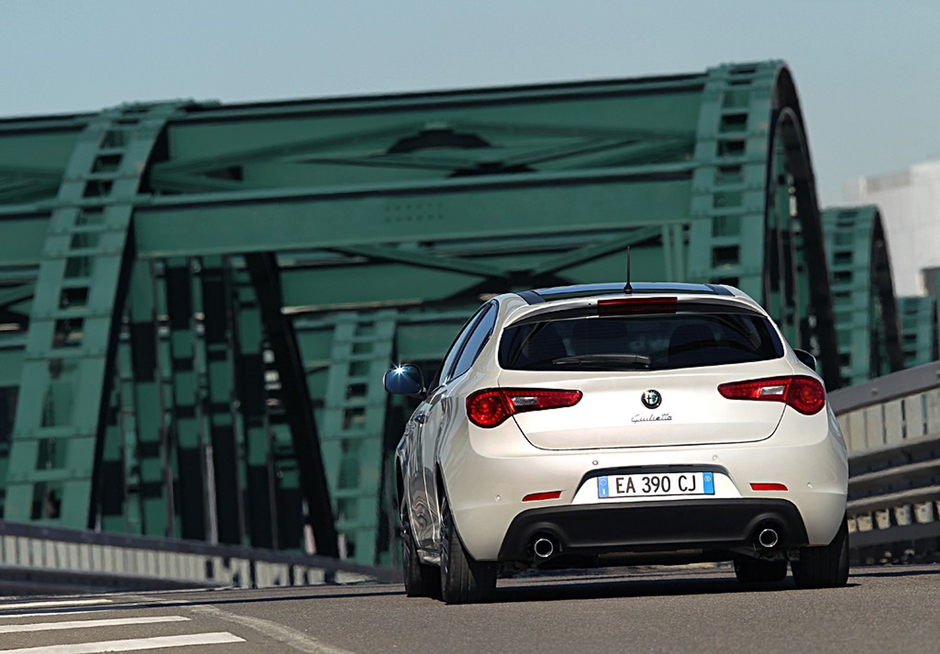 Alfa Romeo Giulietta: wnętrze i nowe zdjęcia
