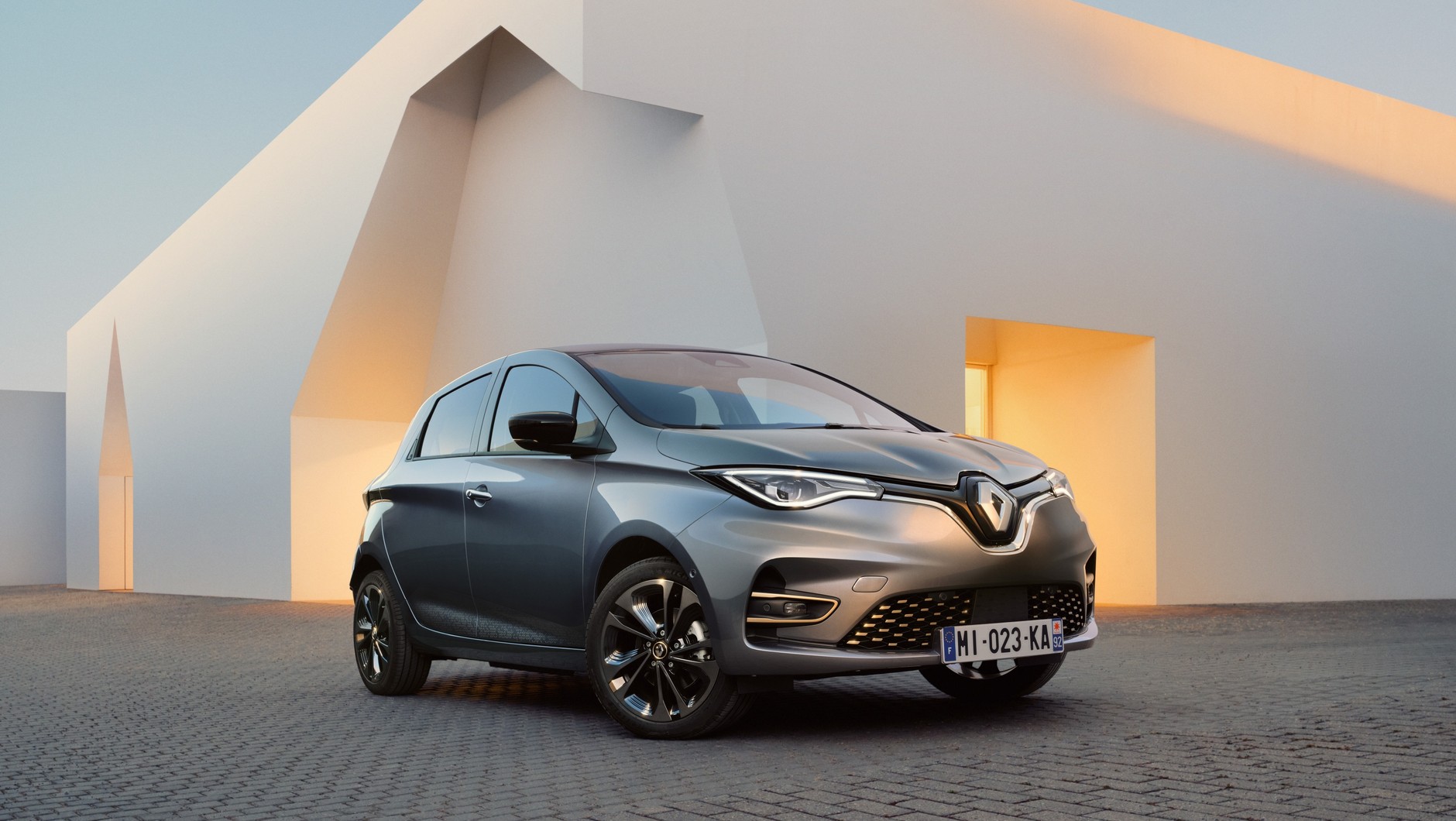 Renault Zoe był 2. najpopularniejszym samochodem elektrycznym w Europie w 2021 r.