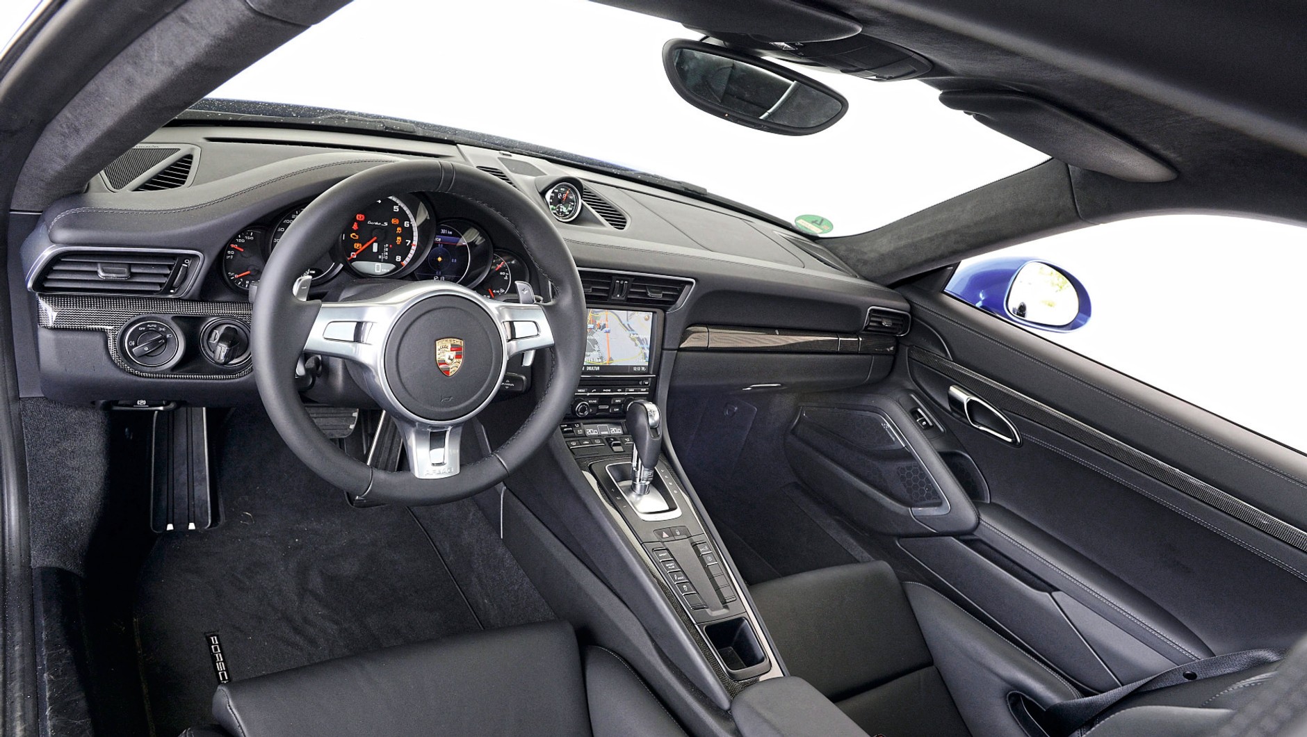 Klasyczny styl Porsche we wnętrzu. Nuda?
