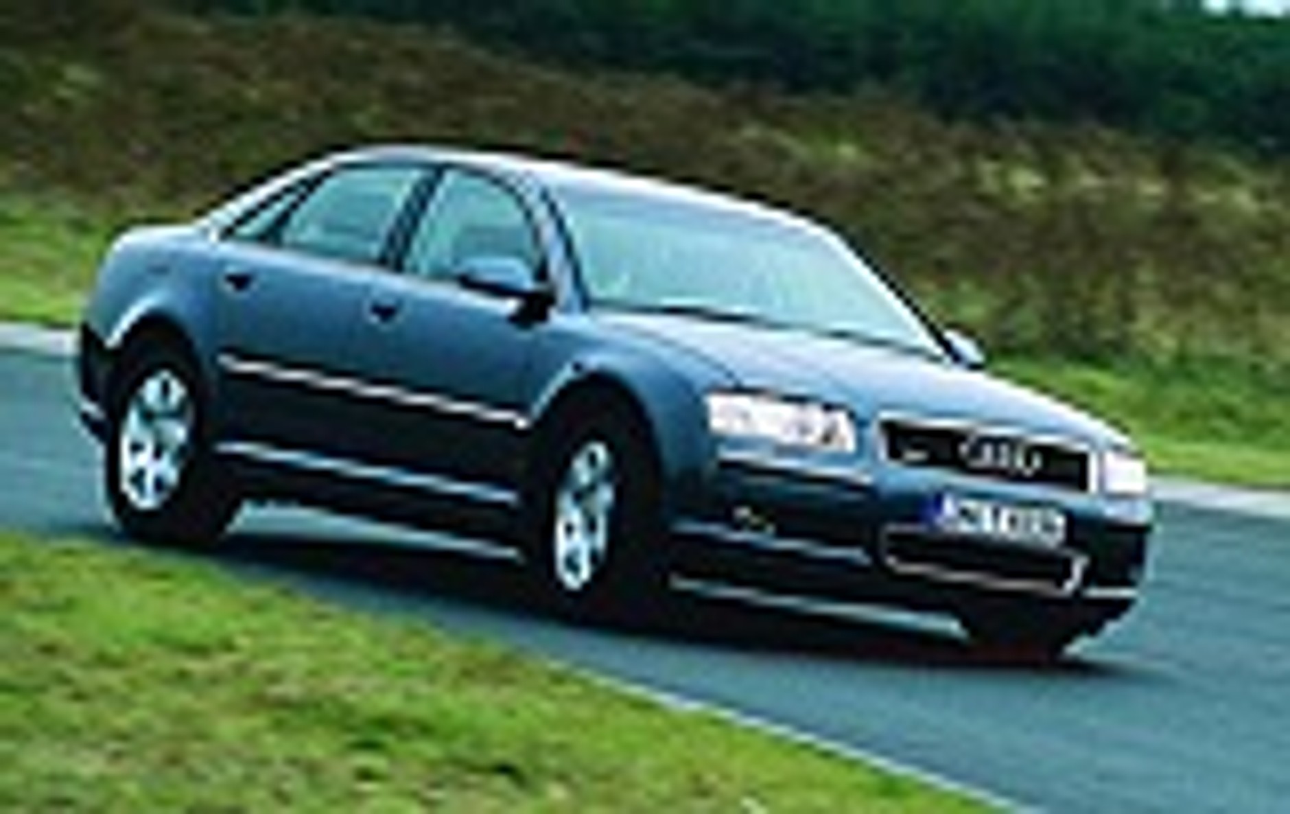 Audi A8 4.2 quattro, BMW 745i, Mercedes S 500 4-Matic - Luksusowe bolidy