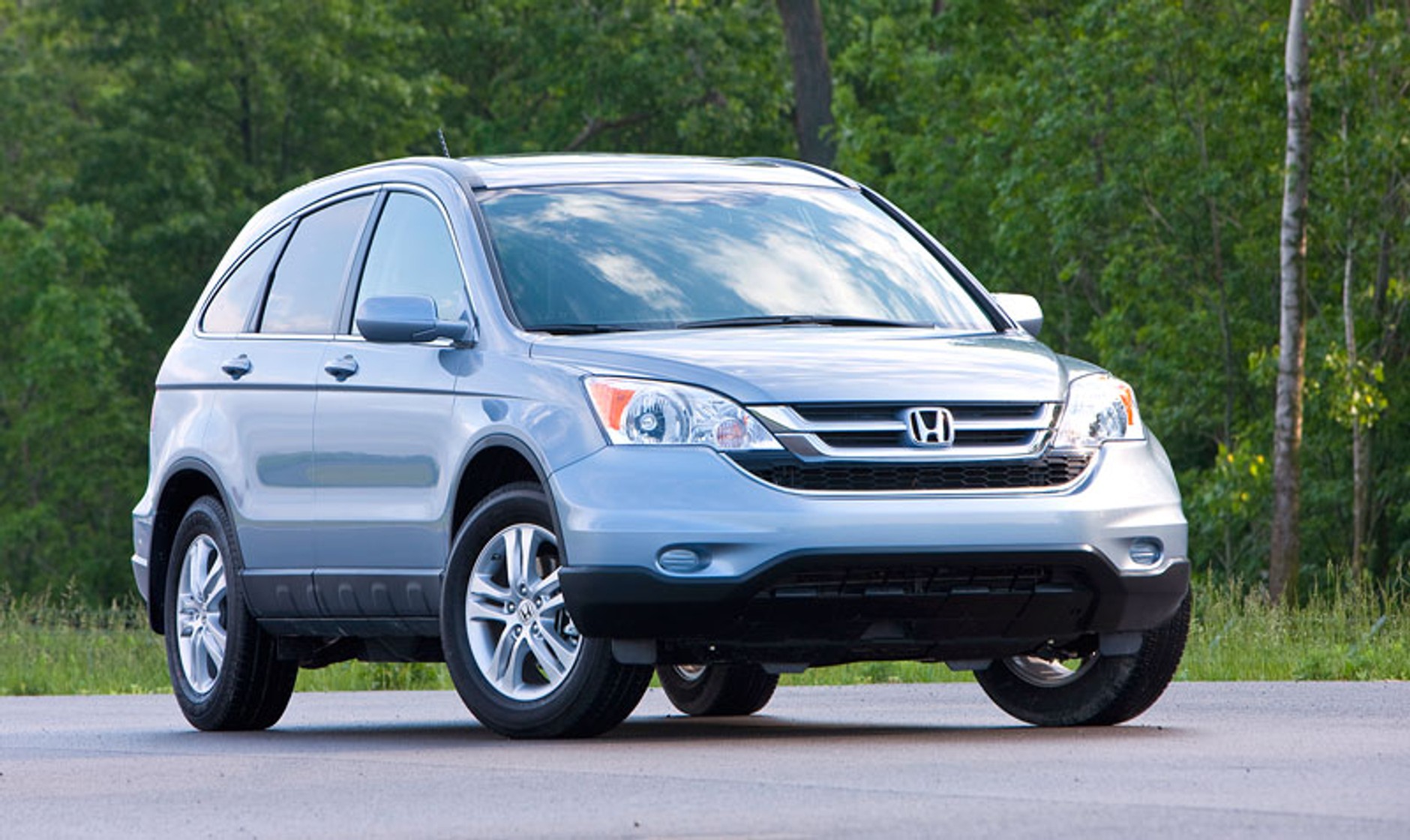 Honda CR-V: Modernizace vzhledu a nový motor 2.2 i-DTEC se samočinnou převodovkou