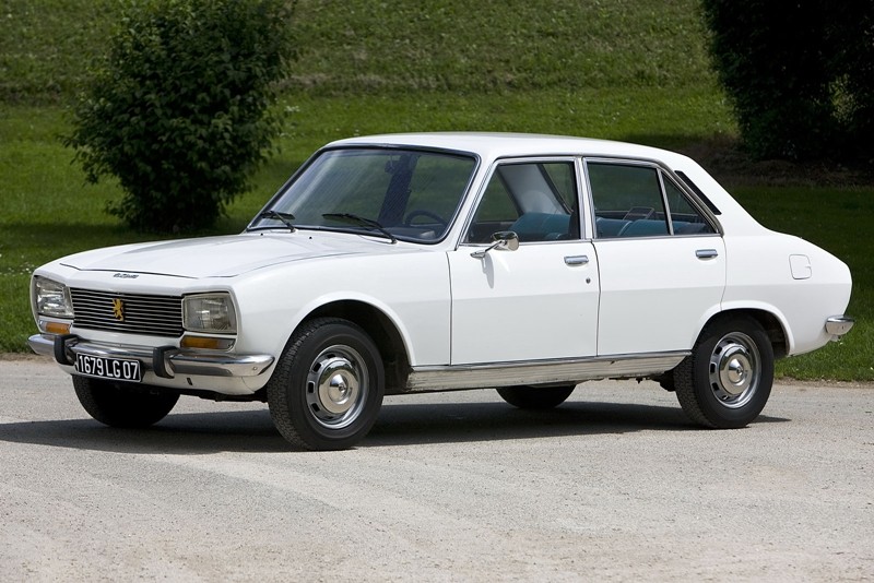 Mahmud Ahmadinedżad sprzedaje swojego Peugeota 504