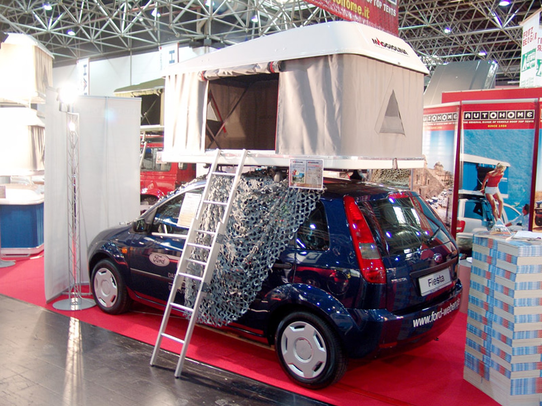 Caravan Salon Düsseldorf 2007: Caddy Life i moda na nowy sezon (fotogaleria)