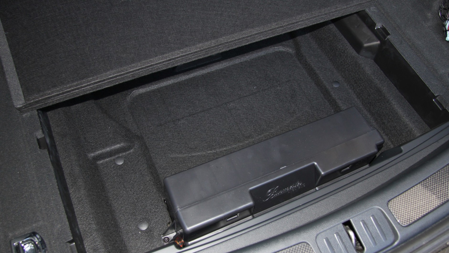 Subwoofer w Porsche Burmester