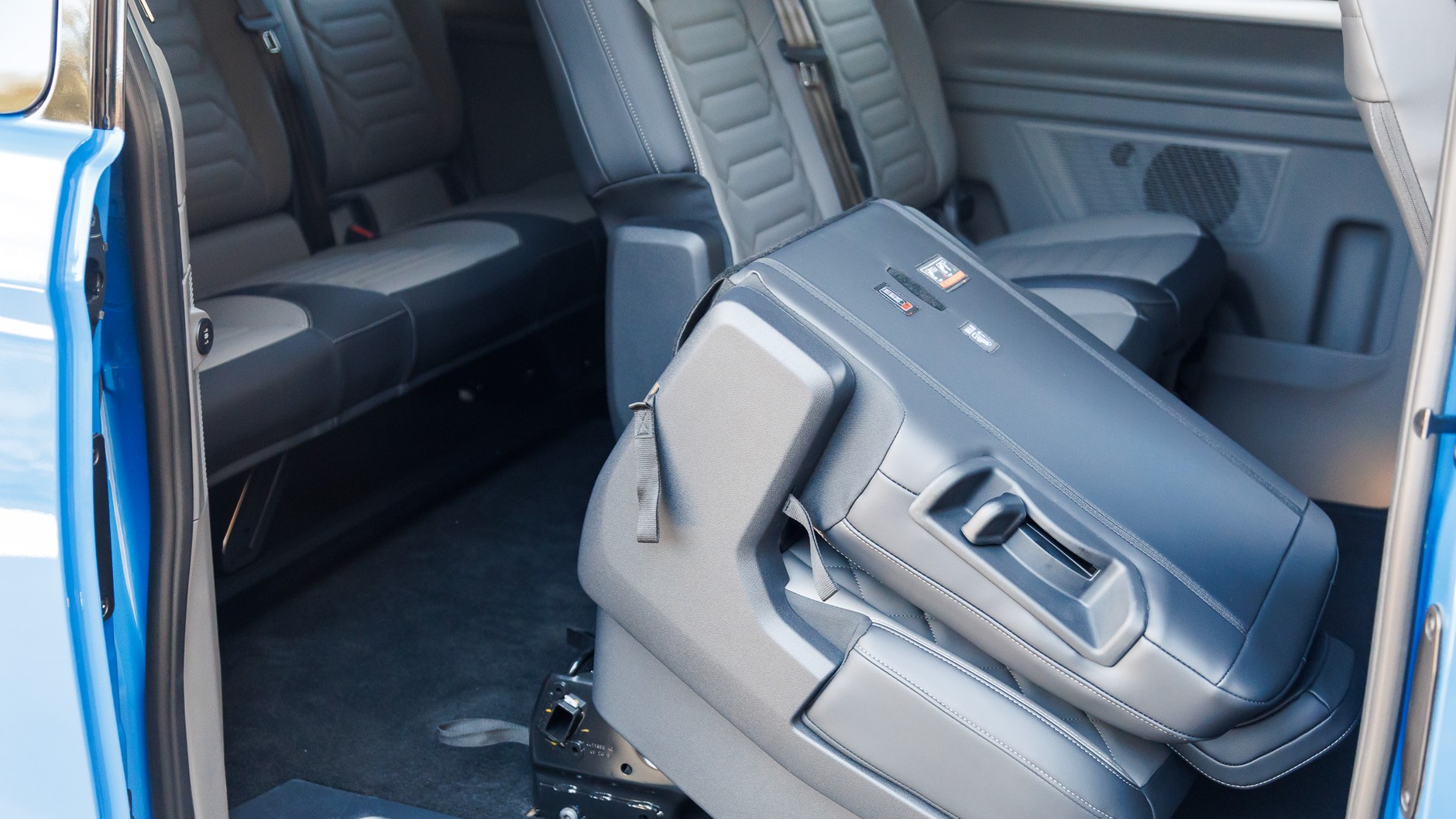 Volkswagen Caravelle T7 EV