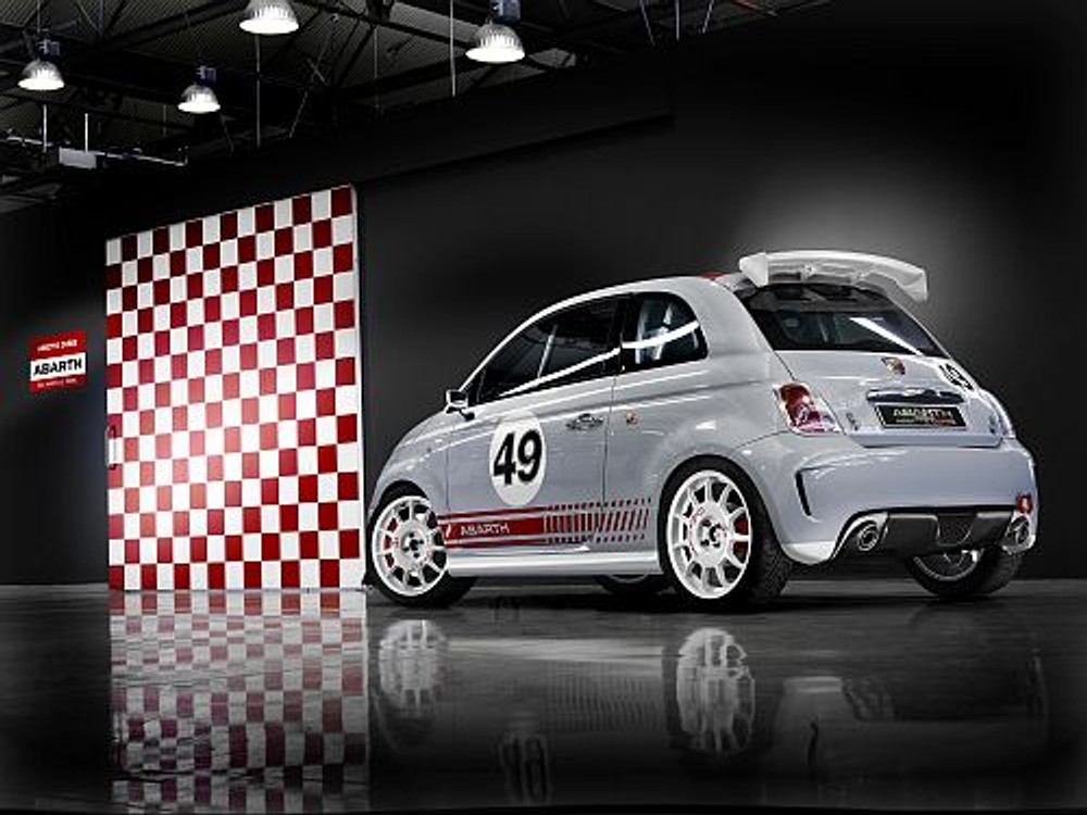 Abarth 500 Assetto Corse - Udany debiut "mikrorajdówki"