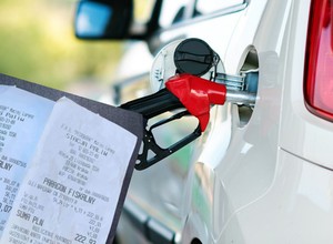 Porównał rachunki za paliwo z 2020 i 2021 r. Różnica robi wrażenie
