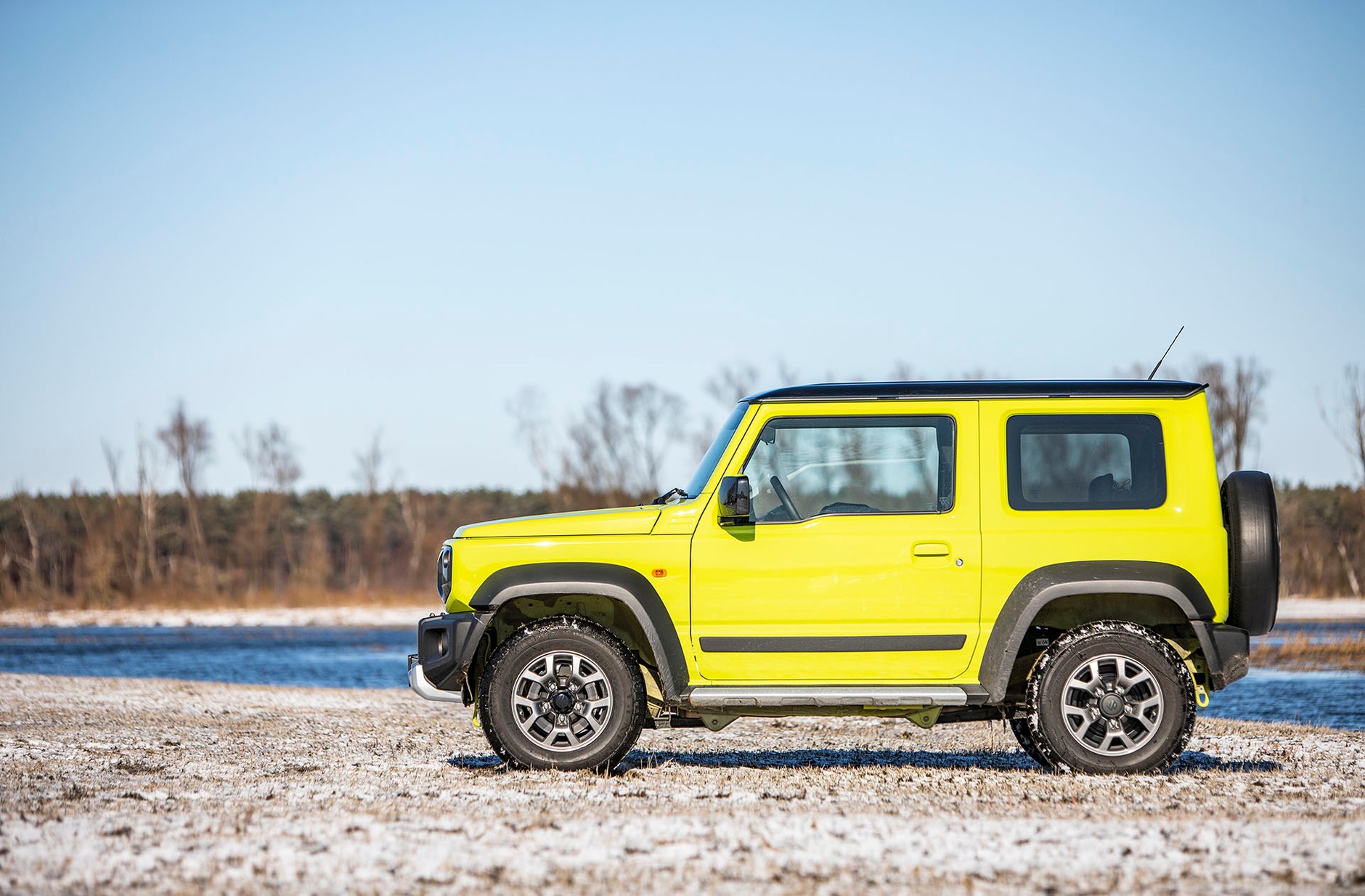 Suzuki Jimny 1.5 VVT 4AT - jego żywioł to teren