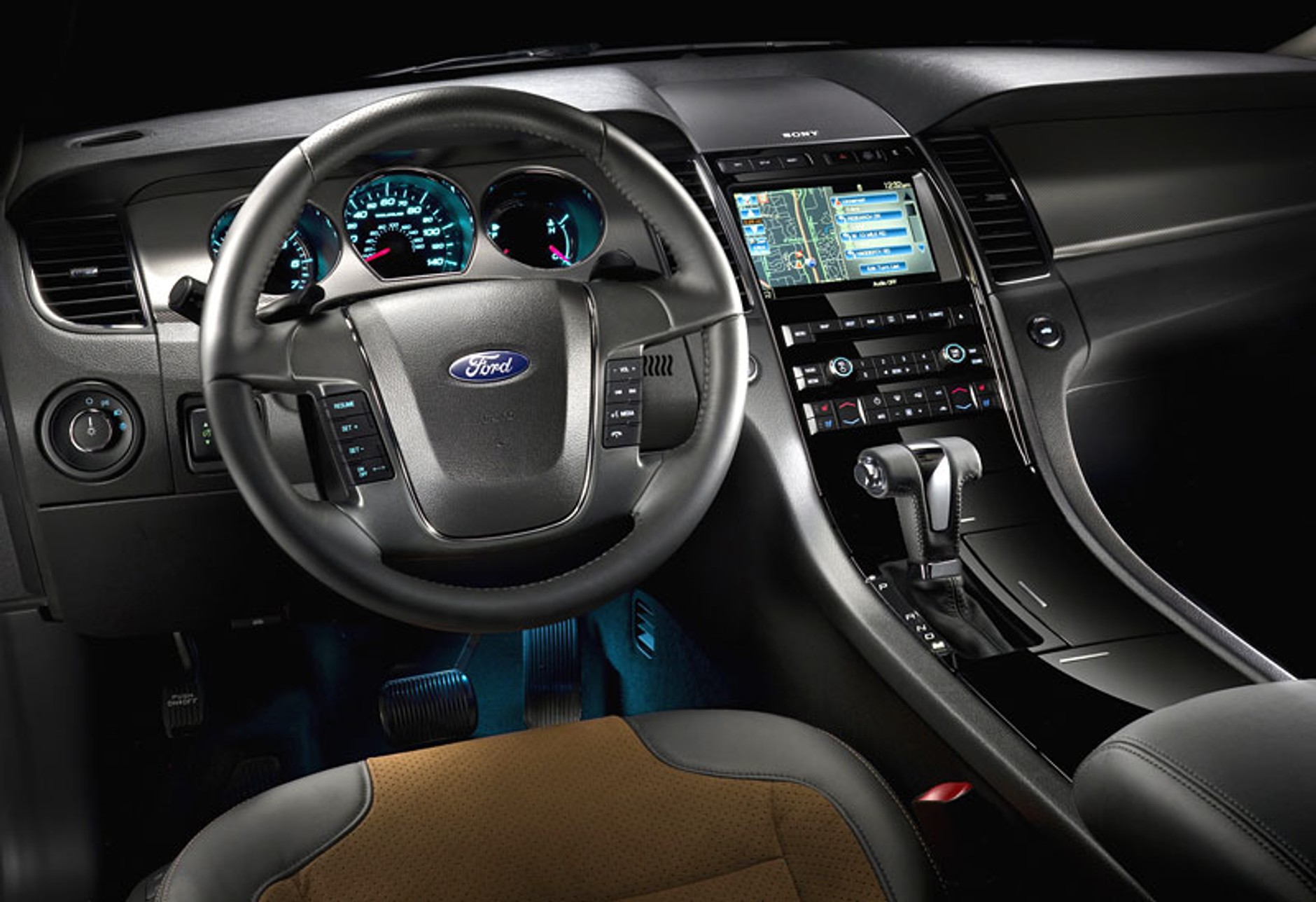 Ford Taurus SHO – rodzinny sedan w najostrzejszej wersji