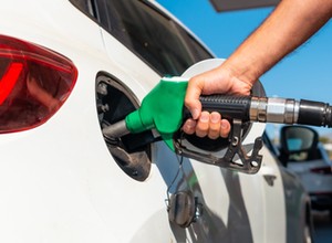 W wakacje kierowcy odpoczną od drożyzny. Kolejna promocja na stacjach paliw