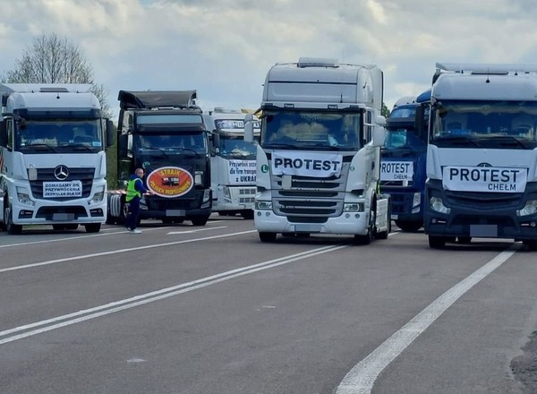Przewoźnicy mogą zablokować drogi. To mogą być trudne wakacje dla kierowców