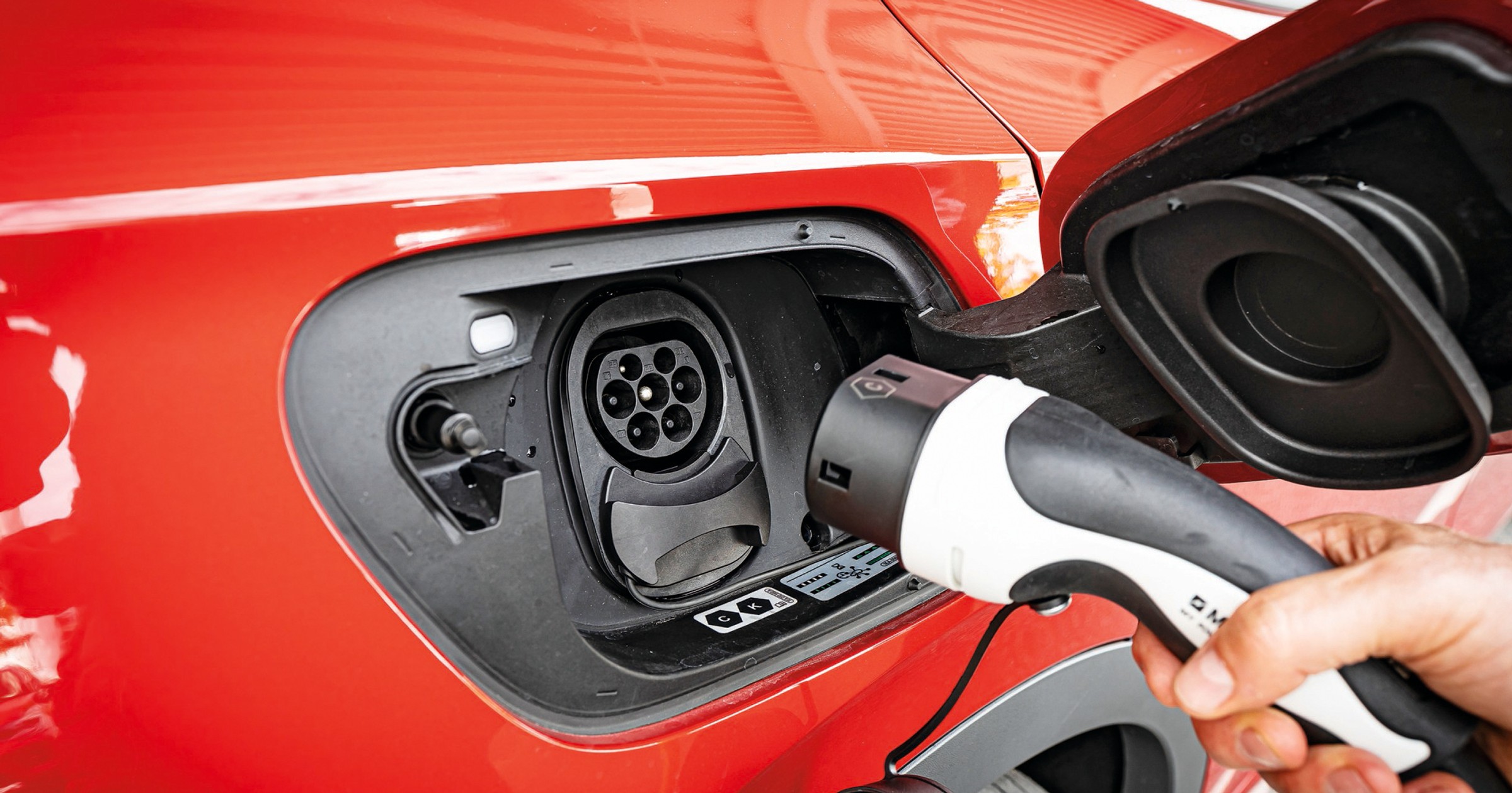 Hyundai Ioniq 5 i Volkswagen ID.4 - porównanie rodzinnych elektrycznych SUV-ów