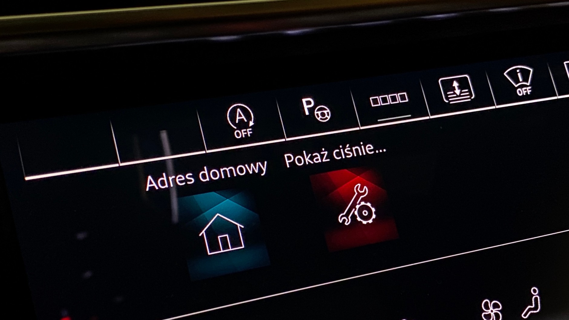 Audi A8 L 60 TFSI (2022 r.; D5)