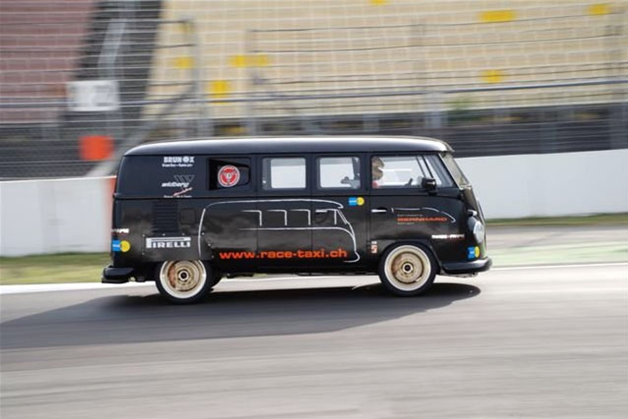 VW Bus T1 Race Taxi: bez limitu... (+ video)