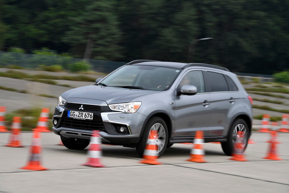 Nieduże silniki, wysokie ceny - Mitsubishi ASX, Nissan Qashqai, Peugeot 3008
