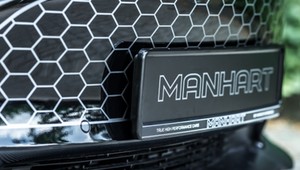 Manhart TM3 720 – Tesla Model 3 z naklejonym grillem