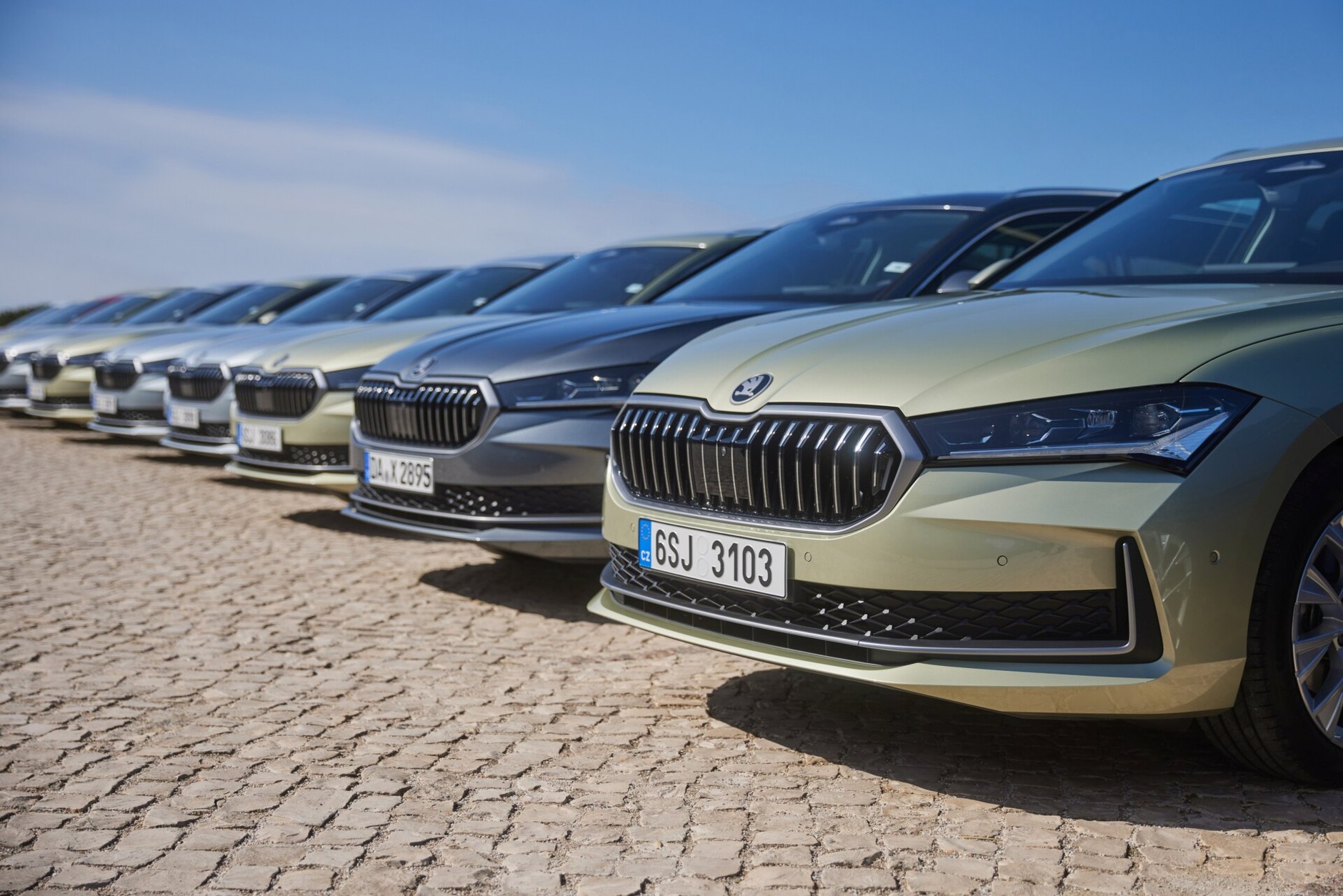 Nowa Skoda Superb Combi