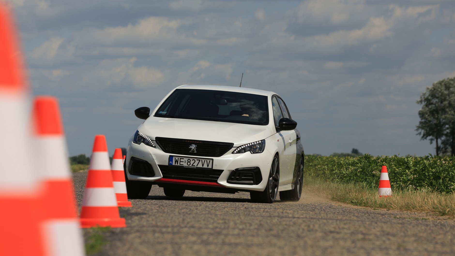 Topowe odmiany, przeznaczone do bardzo mocnych, sportowych wersji Peugeota – 270-konnych GTi. Mają sporo elementów zaczerpniętych z… techniki F1,