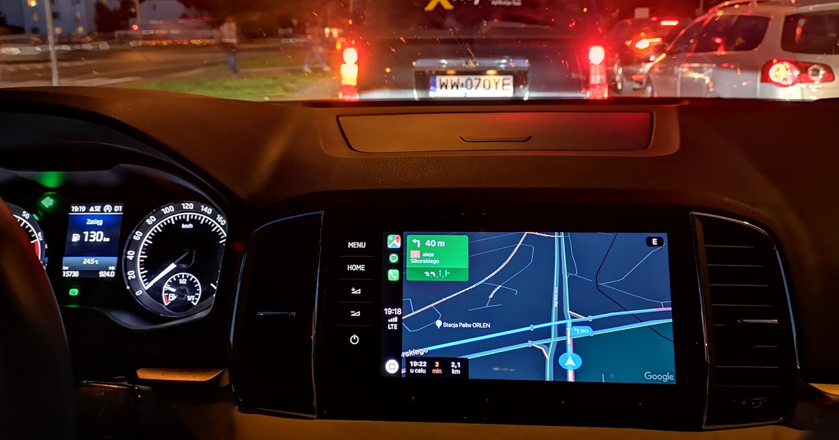 Google Maps w Apple CarPlay