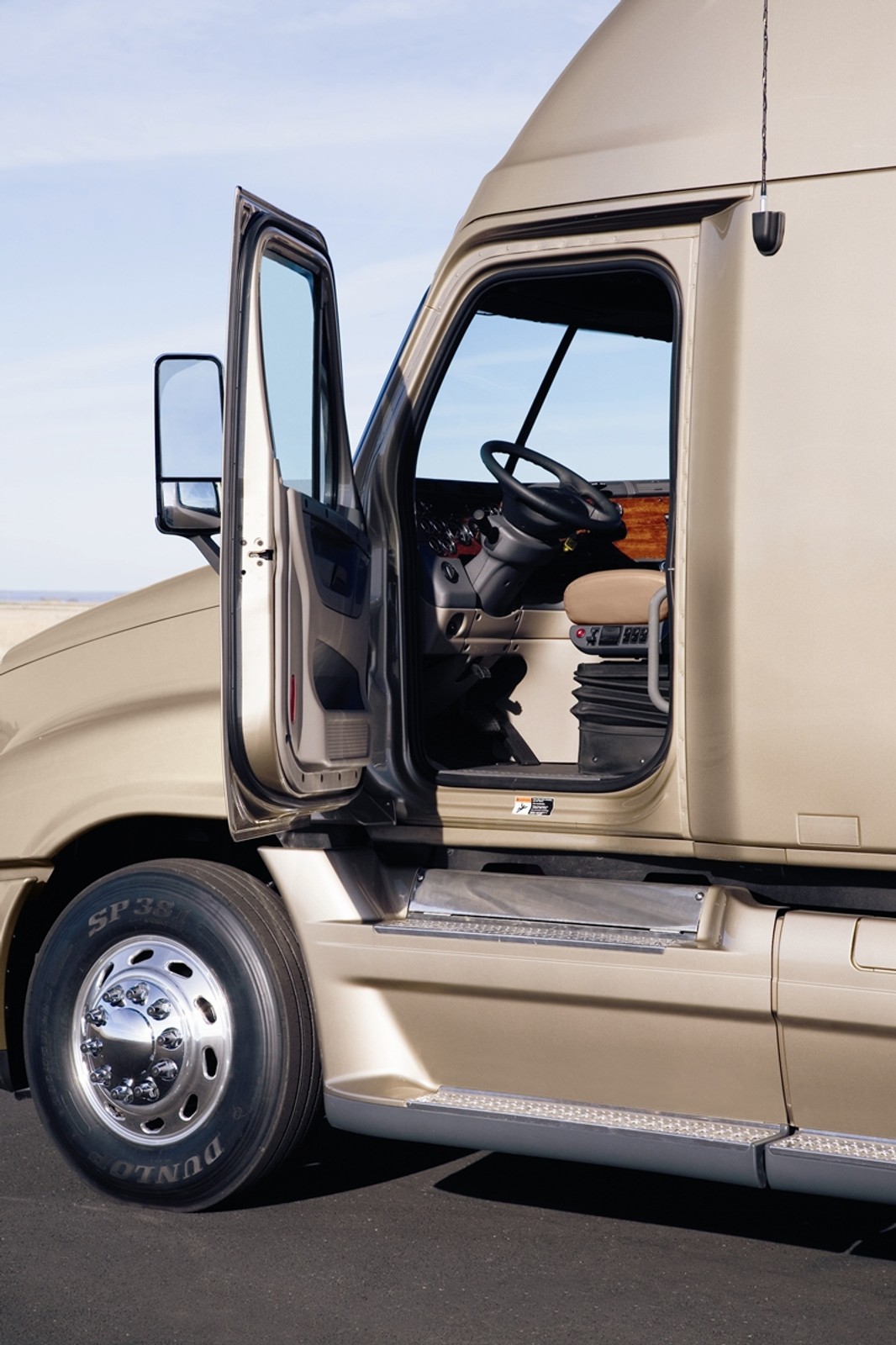 Amerykańskie ciężarówki Mercedesa to fascynujące maszyny