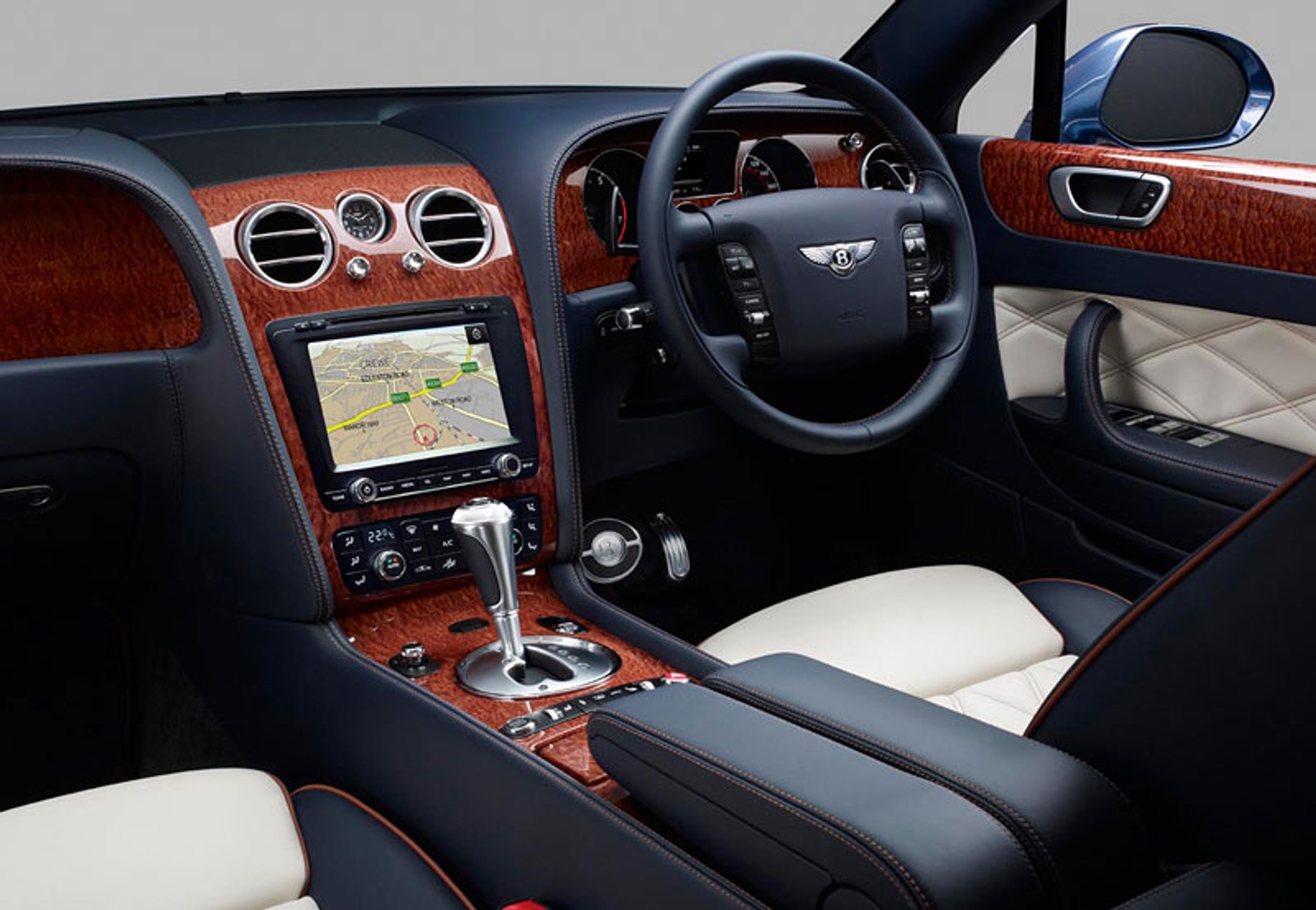 Bardziej atrakcyjny Bentley Continental Flying Spur Seria 51