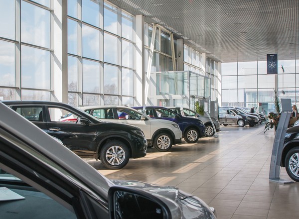 "Nowe" auta, które nie zawsze są nowe. Na co uważać przy zakupie samochodu?