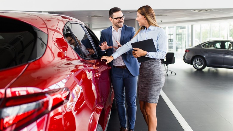 Kupowanie nowego auta