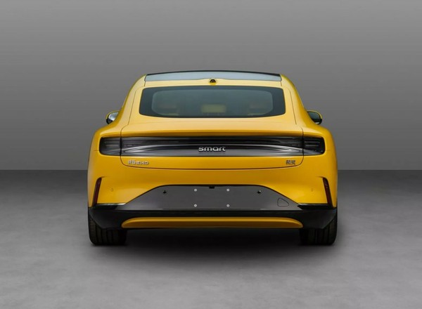 Nowy Smart #6 jest wielki jak niemieckie limuzyny. I wcale nie jest elektrykiem