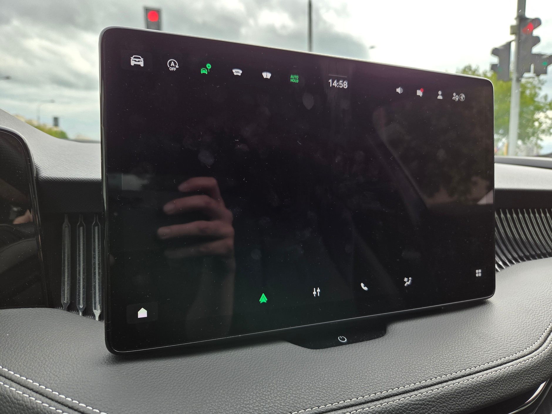 Problem z ekranem. Skoda Superb Sportline 2.0 TSI 265 KM 4x4