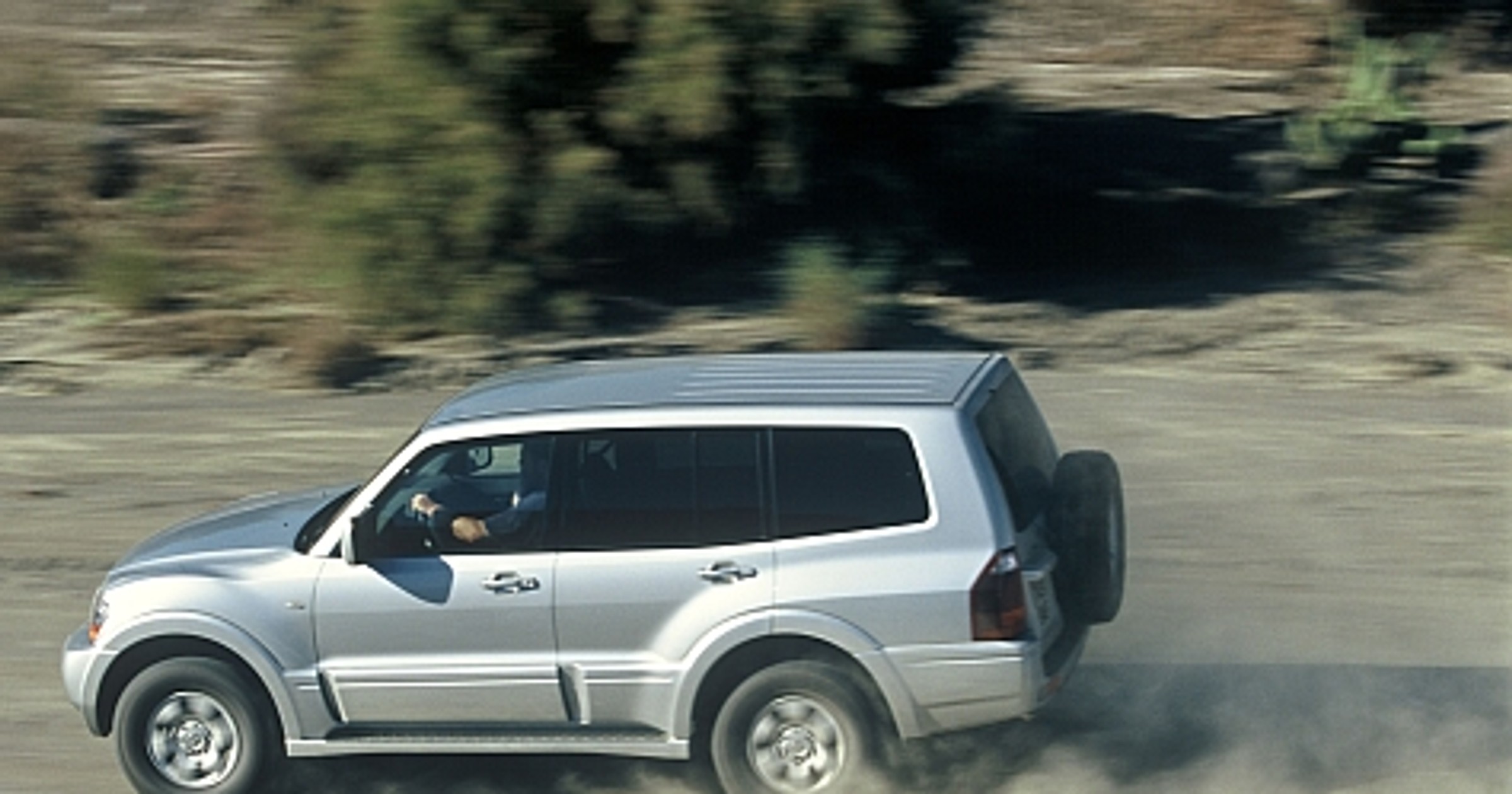 Uwaga! Mitsubishi Pajero może nie zahamować!